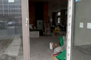 комерційна за адресою Родини Крістерів, 11