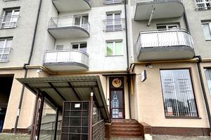 комерційна за адресою Володимира Івасюка вул., 11