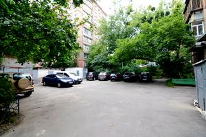 комерційна за адресою Білоруська вул., 15-А