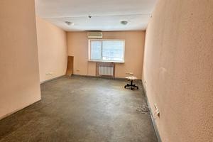 комерційна за адресою Автопаркова вул., 7