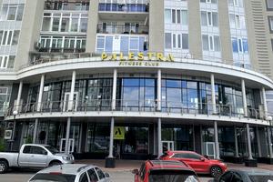 комерційна за адресою Оболонська набережна вул., 1, к1