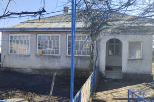 дом по адресу Шкільна