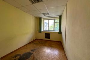 комерційна за адресою Кловський узвіз, 18