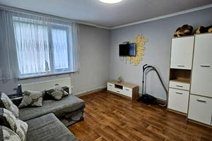 дом по адресу Українська