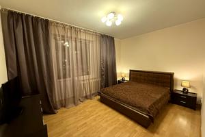 квартира за адресою Анни Ахматової вул., 18