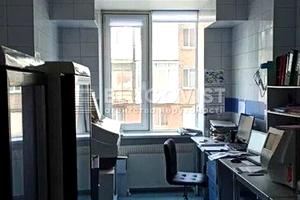 комерційна за адресою Почайнинська вул., 70