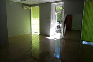 комерційна за адресою Новосельського вул., 101