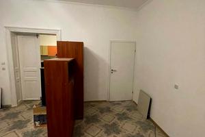 комерційна за адресою Зелена вул., 11а