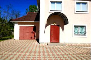 будинок за адресою с. Водяники, Біля спуску