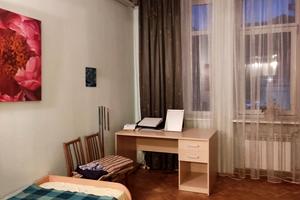 квартира за адресою Куликівський узвіз (Революції), 9
