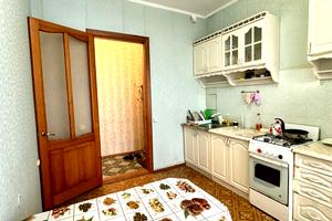 квартира за адресою Тополина вул., 16