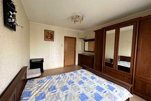 квартира по адресу Драгоманова ул., 8-Б