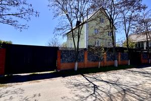 будинок за адресою Озерна