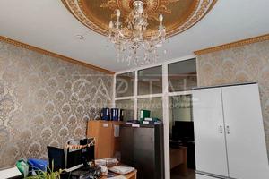 комерційна за адресою Анни Ахматової вул., 48
