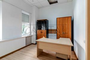 комерційна за адресою Саксаганського вул., 67