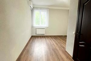 комерційна за адресою Романа Шухевича вул., 150а