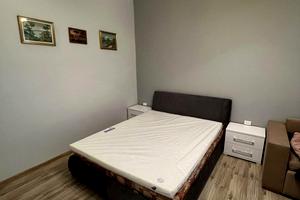квартира за адресою Під Дубом вул. (Космонавтів), 10