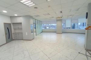 комерційна за адресою Королеви Єлизавети ІІ вул. (Глинки), 2