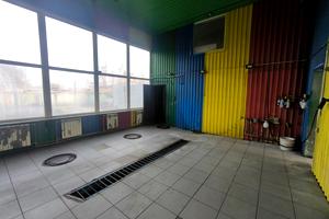 комерційна за адресою Братиславська вул., 54