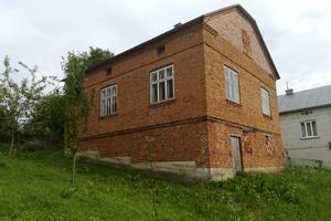 дом по адресу с. Колбаевичи, Привокзальна