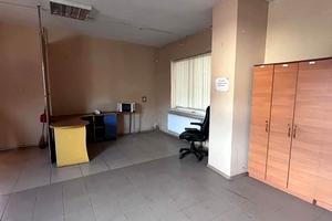 комерційна за адресою Небесної Сотні, 1