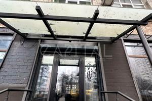 комерційна за адресою Вадима Гетьмана вул., 4