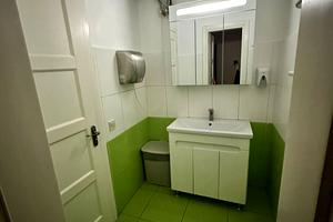 комерційна за адресою Степана Дем'янчука вул., 1а