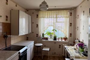квартира за адресою Космонавтів просп., 69