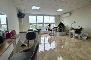 комерційна за адресою Подільська вул., 58