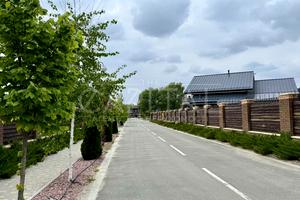 будинок за адресою Вишнева вул.