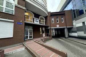 комерційна за адресою Драгоманова вул., 40-З