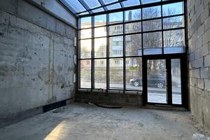 комерційна за адресою Миру вул., 4-В