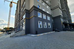 комерційна за адресою Івана Кожедуба вул., 3а