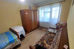 квартира за адресою Каштанів вул., 8