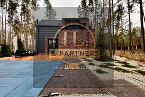 будинок за адресою Набережна вул.