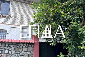 будинок за адресою Каштанова вул., 8
