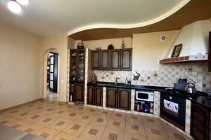 будинок за адресою Вулиця Леоніда Каденюка (Комарова), 80а