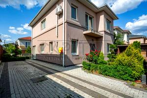 будинок за адресою Кленова вул., 4