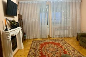 квартира за адресою Івасюка, 12