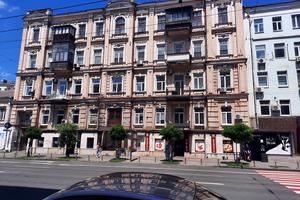 комерційна за адресою Саксаганського вул., 44