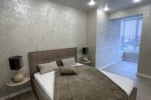 квартира за адресою Домбровського вул., 2а
