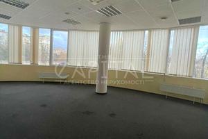 комерційна за адресою Польова вул., 24-Д