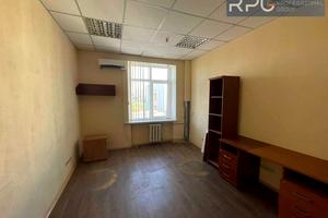 комерційна за адресою Межигірська вул., 82-А