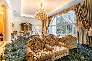 будинок за адресою с. Хлепча, центральна