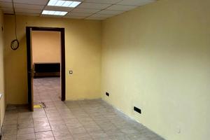 комерційна за адресою Уманська вул., 35-37