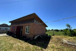 дом по адресу Центральна, 73