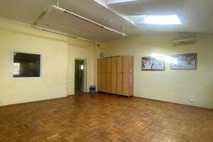 комерційна за адресою Туган Барановського, 16