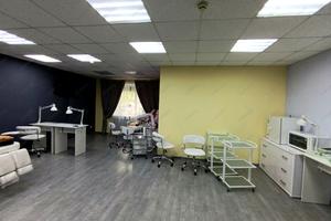 комерційна за адресою Левка Лук'яненка вул. (Маршала Тимошенка), 13-А