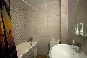 будинок за адресою смт. Таїрове, Центральна