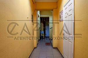 комерційна за адресою Автозаводська вул., 2